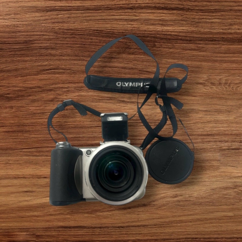 Olympus SP-600UZ Digital Camera